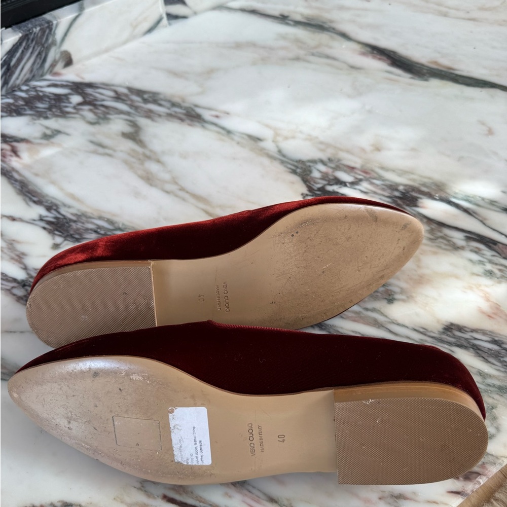 Le Monde Beryl Women's Elegant Red Velvet Loafers - Picture 9 of 12